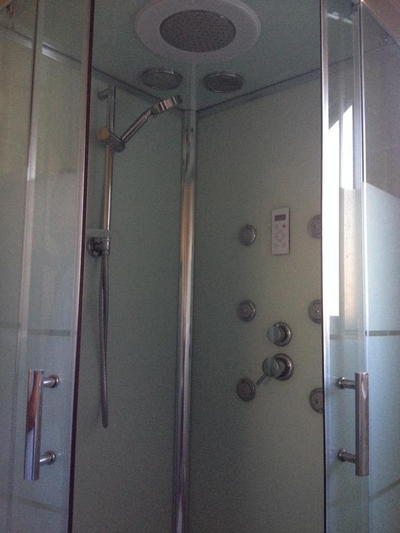 Gite Au Coeur De La Provence & Spa Saint-Cannat Bilik gambar